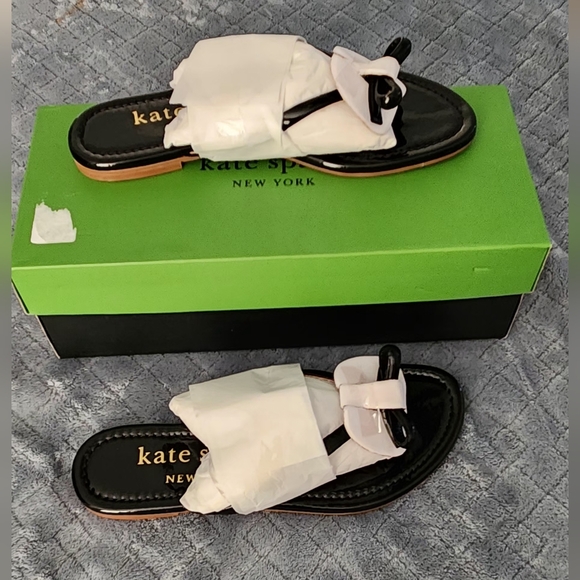 NWOT Kate Spade Petit Flip Flop Sandals. Size 7B. NIB. - Picture 3 of 9